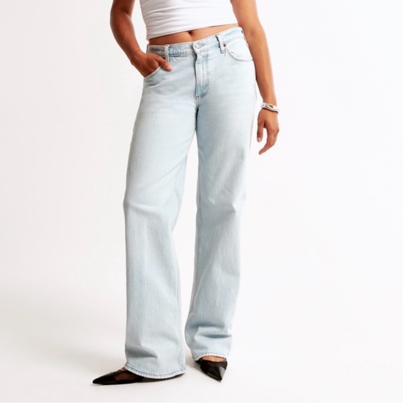Abercrombie & Fitch Low Rise Baggy Jeans Light Wash Size 27 (4) - Picture 6 of 8